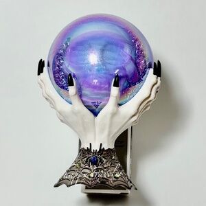 CRYSTAL BALL SKULL Wallflowers Plug Color Changing